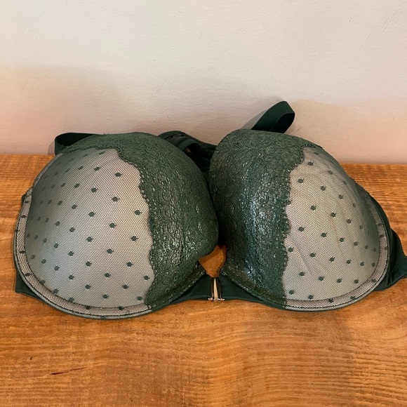 Cacique NWOT womens‎ green cross strap smooth boost plunge bra size 42DD - Picture 1 of 4